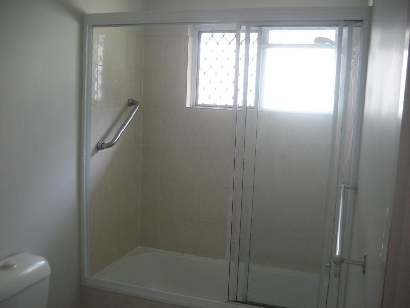 2/22 Roberts Street, Hermit Park QLD 4812